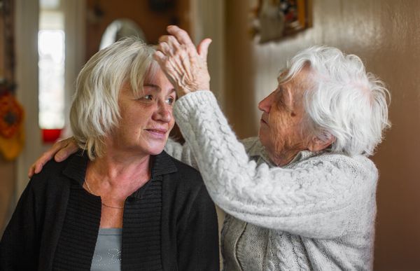 Zwei Seniorinnen